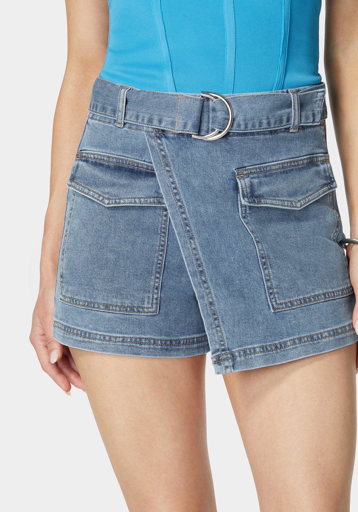 Belted Patch Pocket Mini Denim Skort Medium Blue Wash - bebe