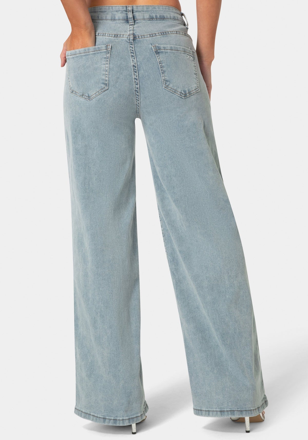 The Jeweled Jean Light Acid Wash - bebe