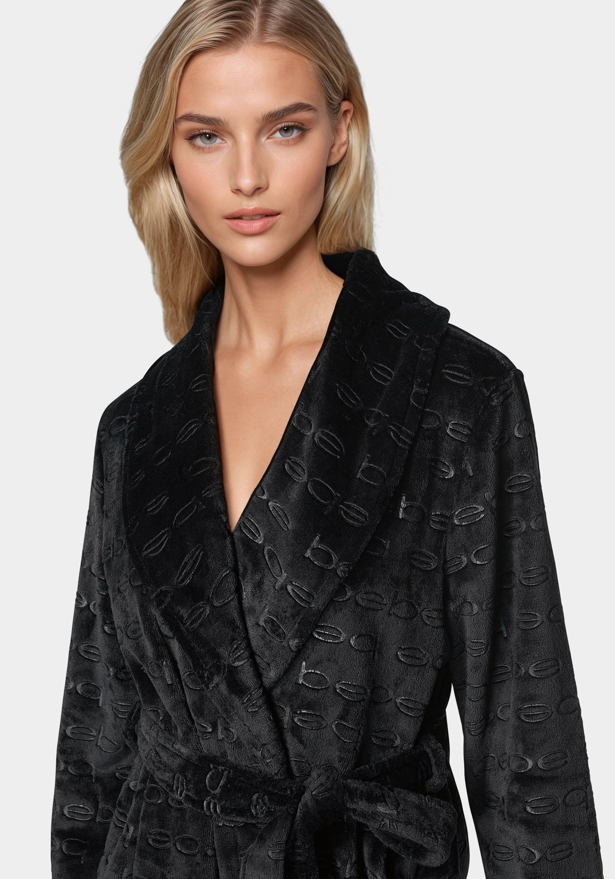 Debossed Plush Robe Black Beauty - bebe